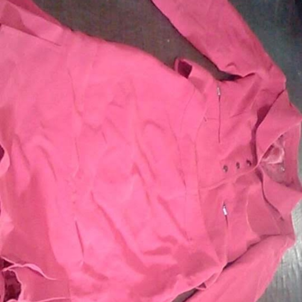 tahari woman petite suits